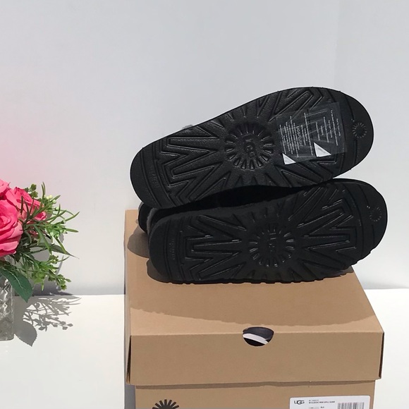 UGG Classic Mini Spill Seam - Picture 8 of 8